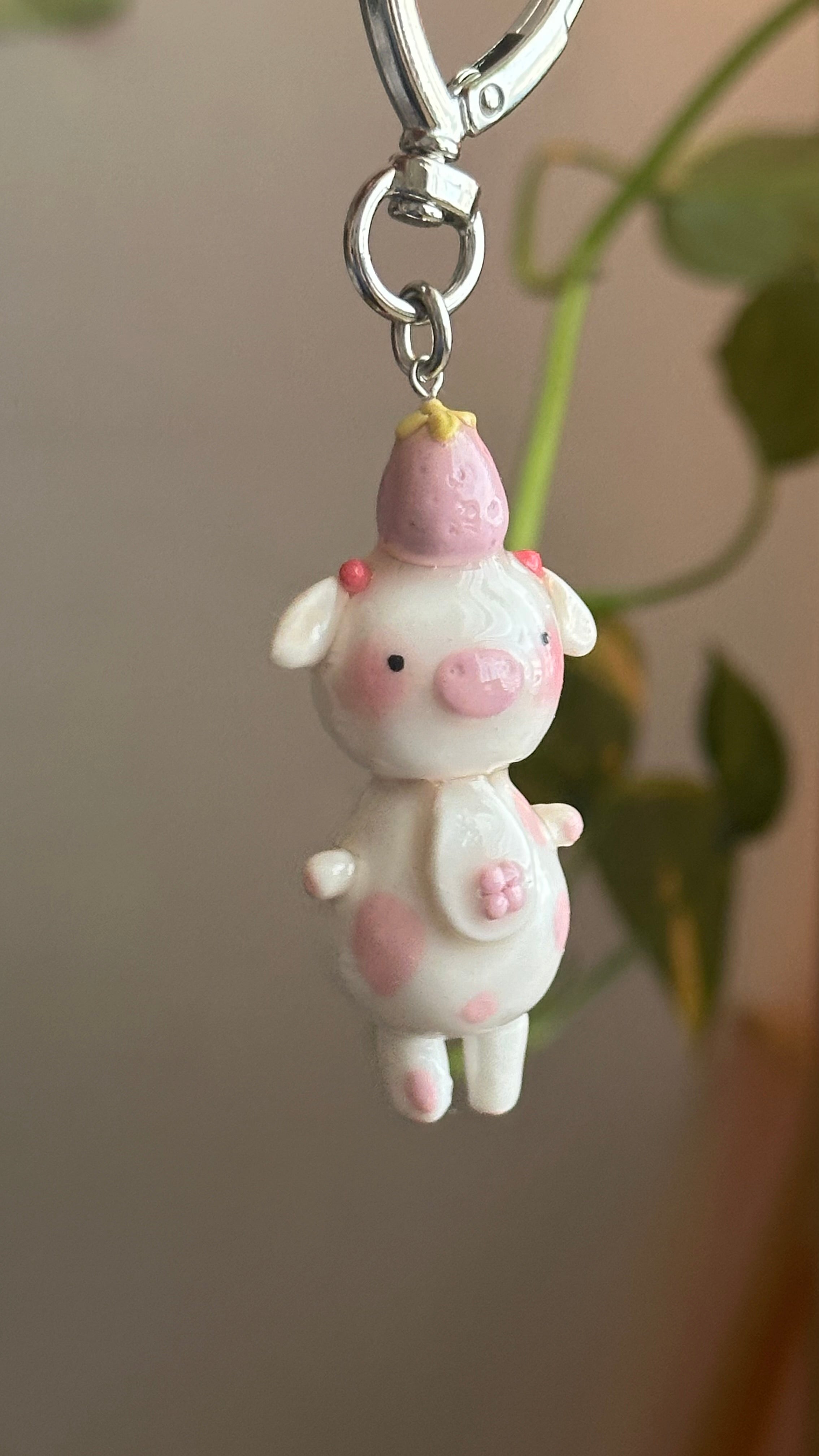 Starwberry Cow Keychain 🐮