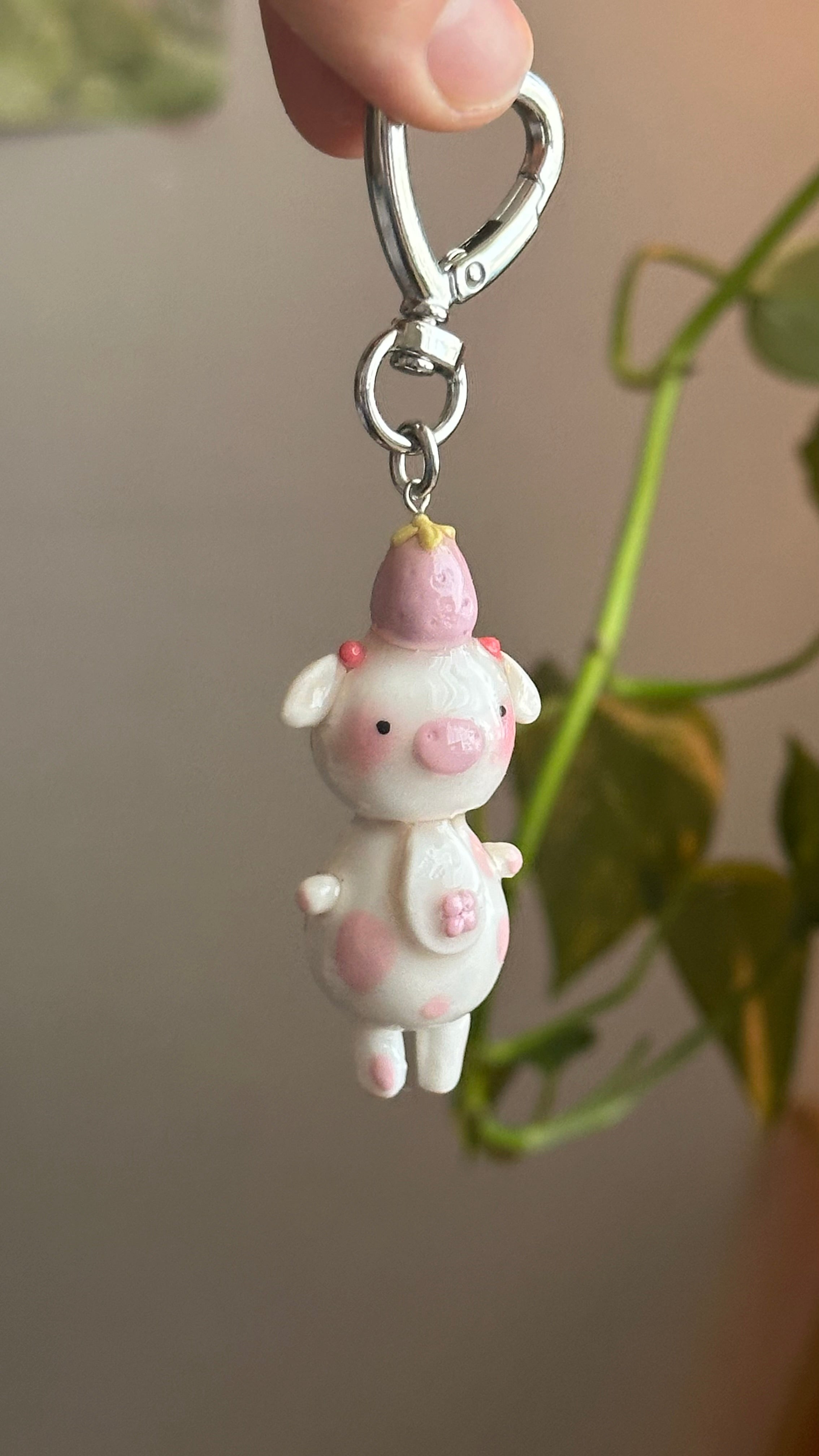 Starwberry Cow Keychain 🐮